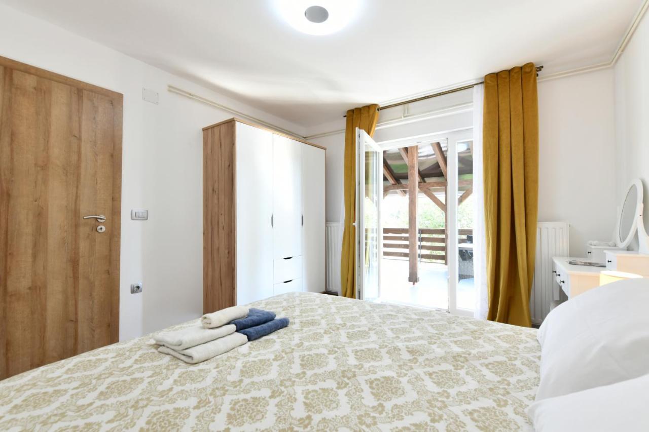 Apartmani Brium Rakovica Exterior photo